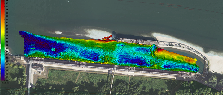 mehrfarbiger digitaler Scan eines Industriehafens